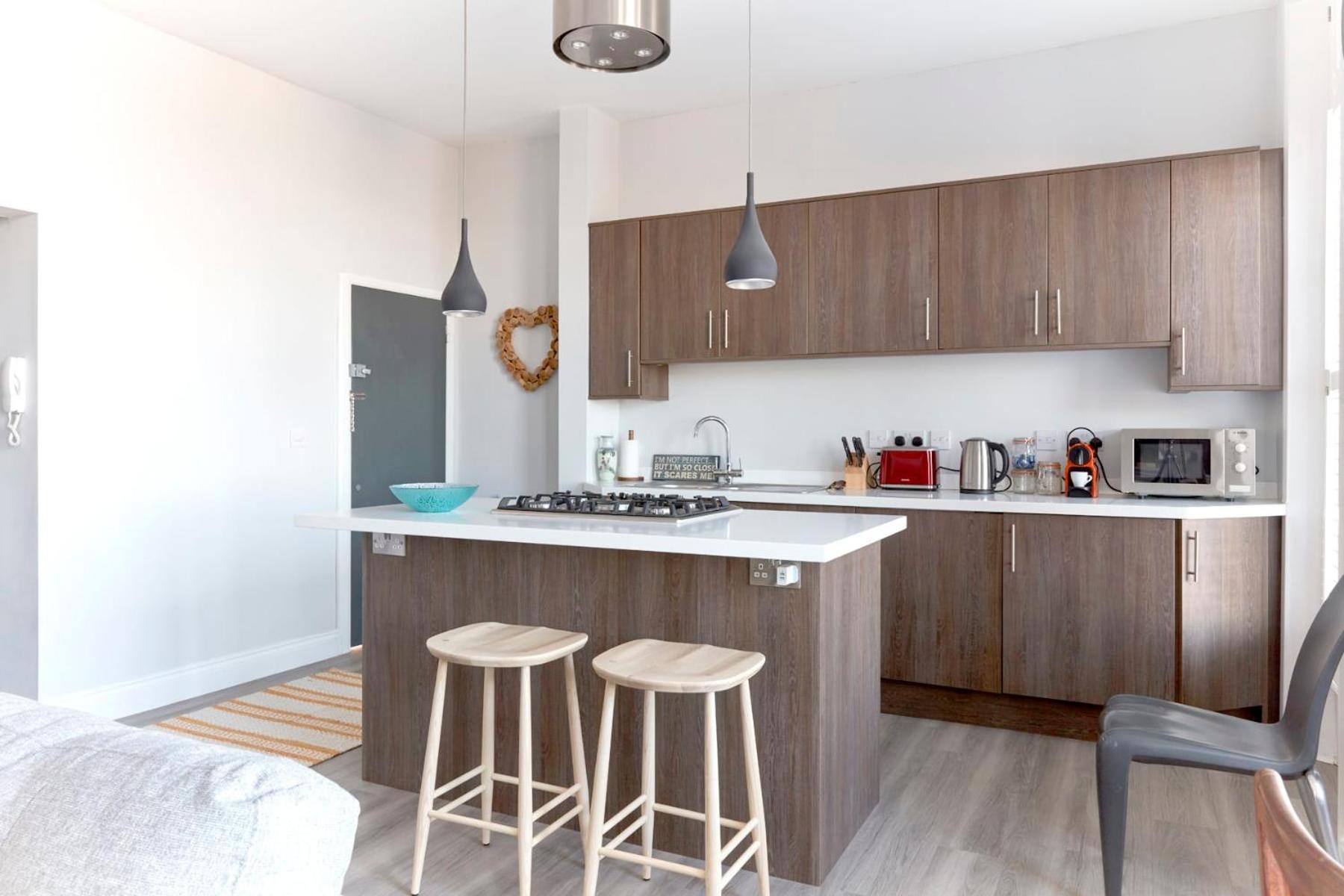 Spacious Beach Front Apartment With Stunning Sea Views Deal Esterno foto