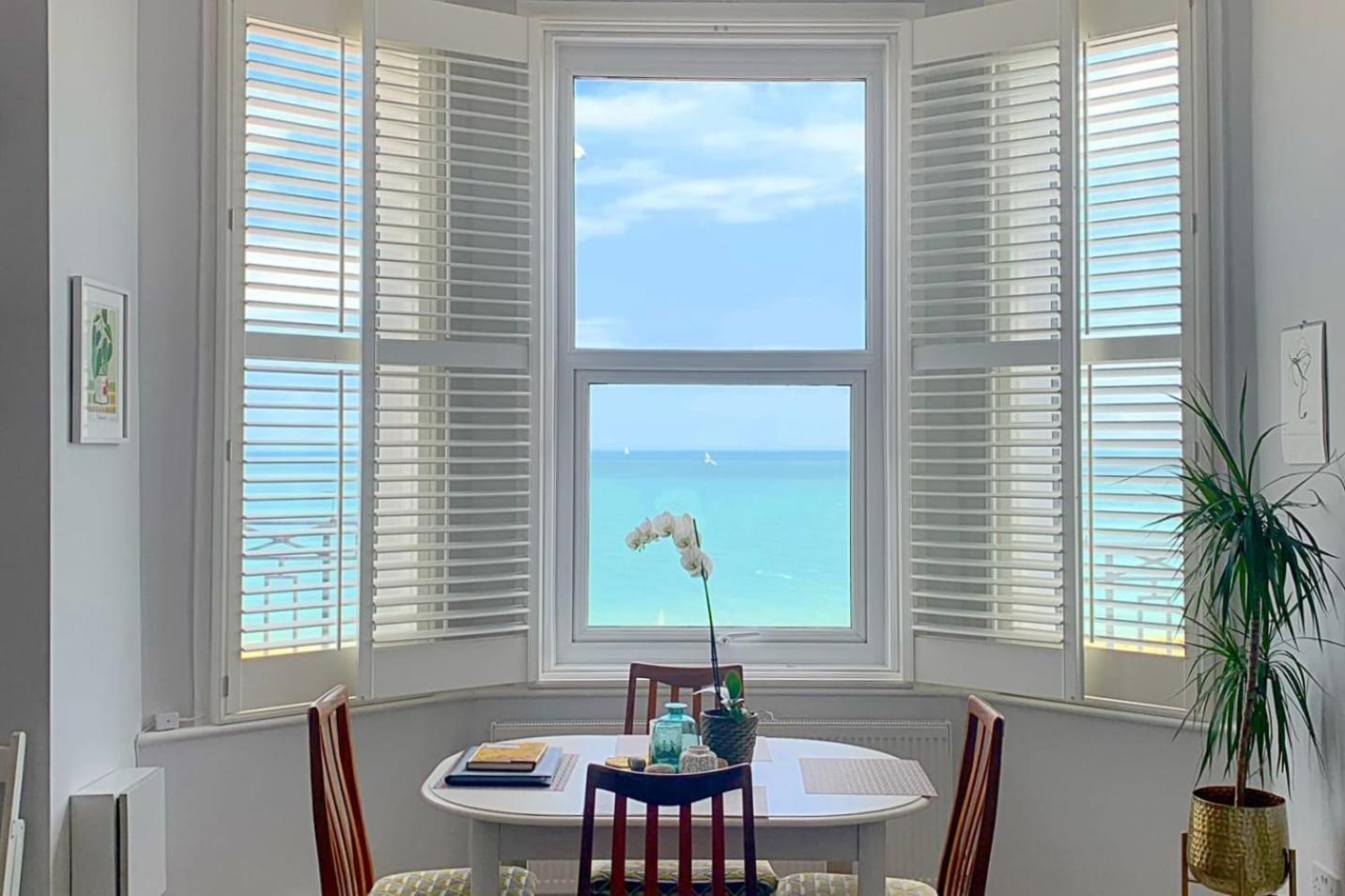 Spacious Beach Front Apartment With Stunning Sea Views Deal Esterno foto