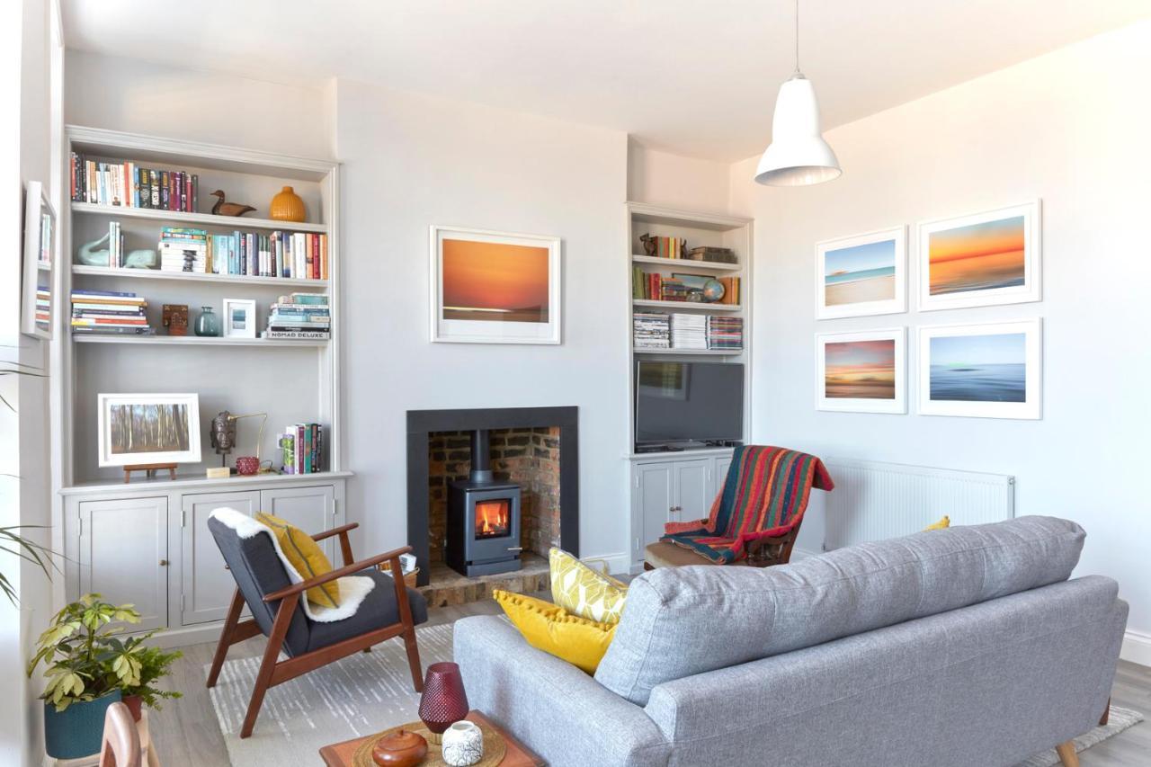 Spacious Beach Front Apartment With Stunning Sea Views Deal Esterno foto